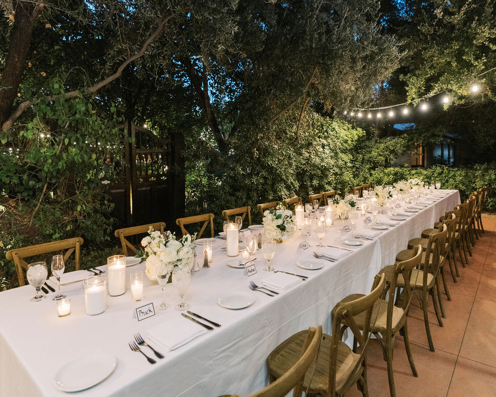 Dinner party table with florals and candles at El Chorro